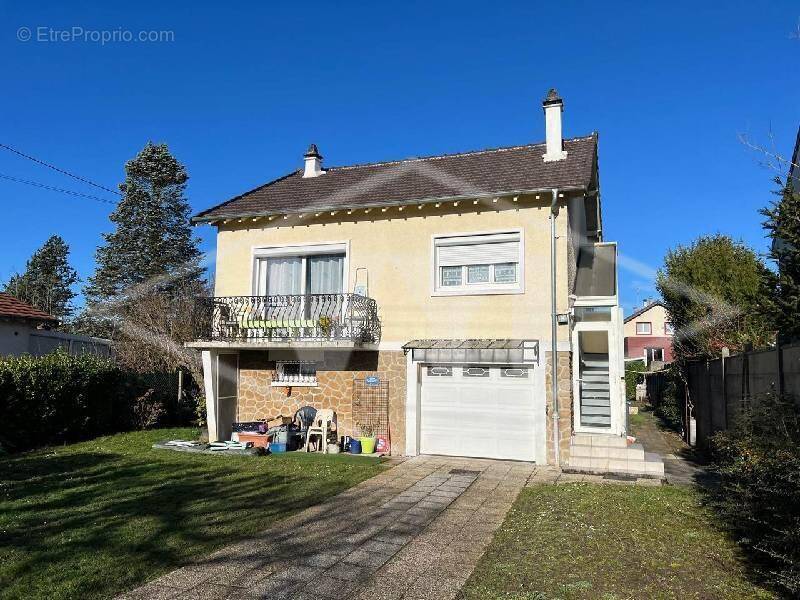 Maison à QUINCY-SOUS-SENART