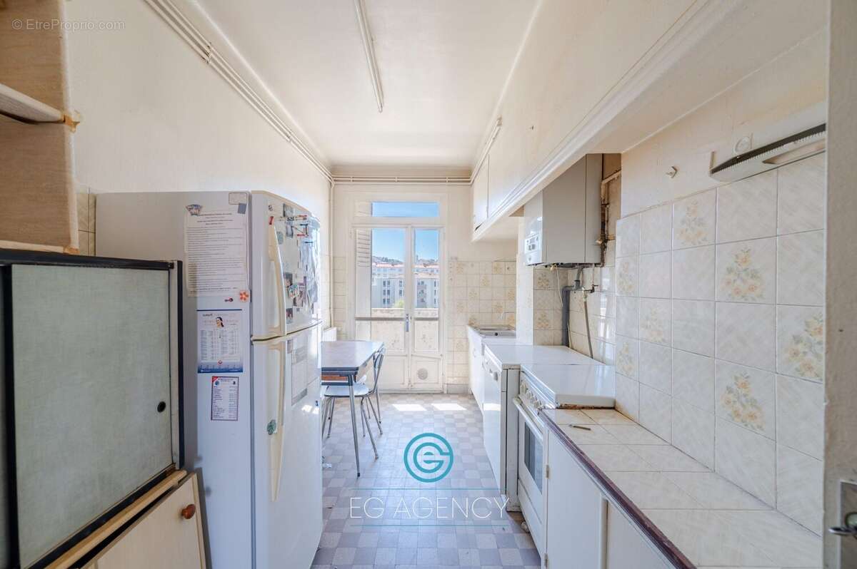 Appartement à MARSEILLE-7E