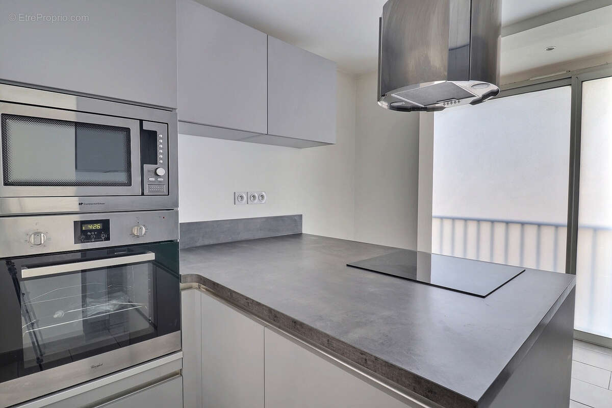 Appartement à MARSEILLE-4E