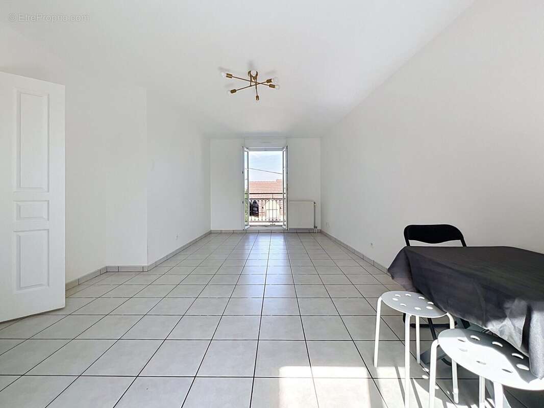 Appartement 65 m² à Chennevieres-Sur-Marne  - photo 6