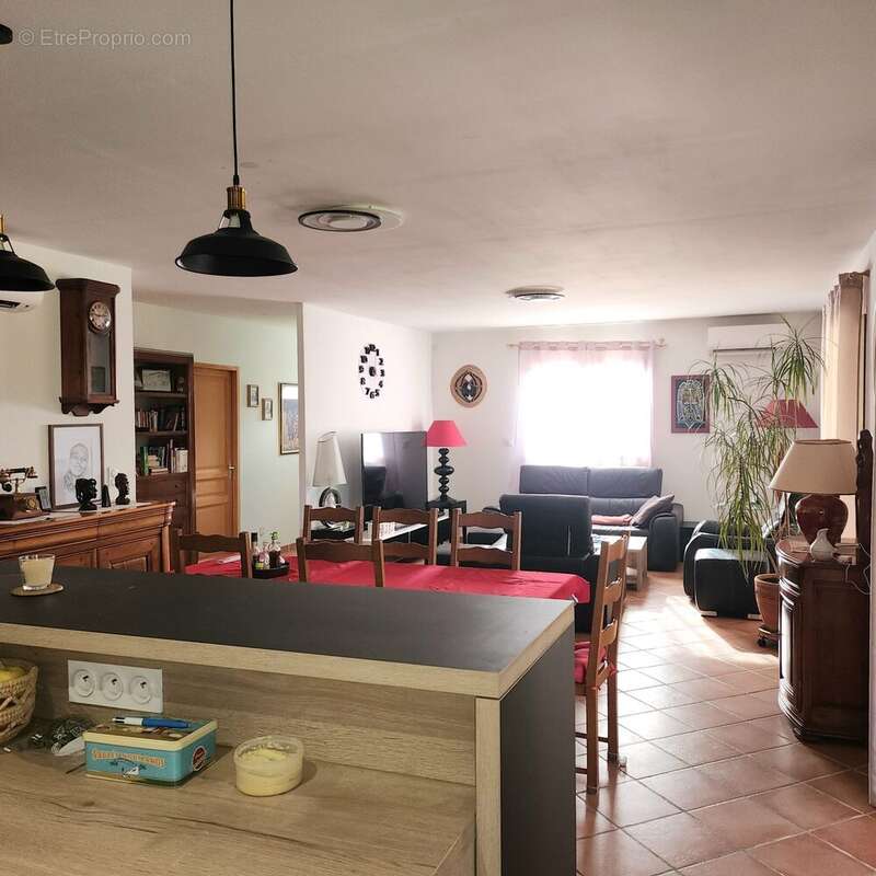 Maison à LEZAN