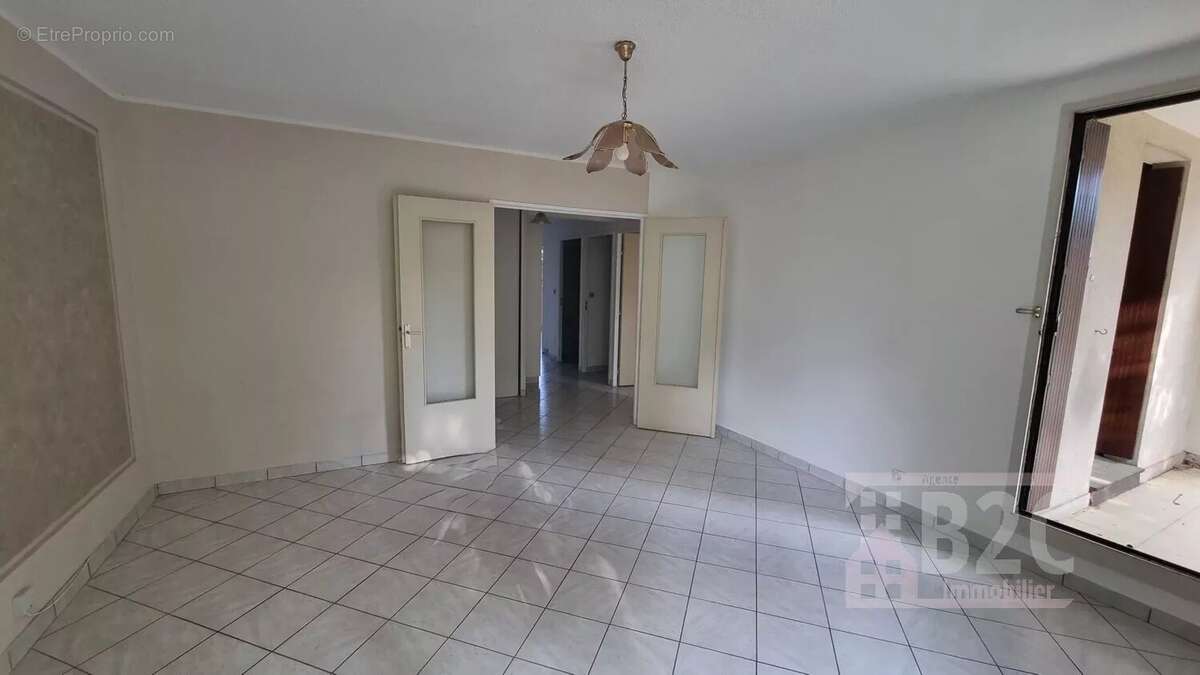 Appartement à FONTAINE