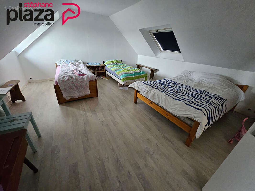 Maison à PLONEVEZ-PORZAY