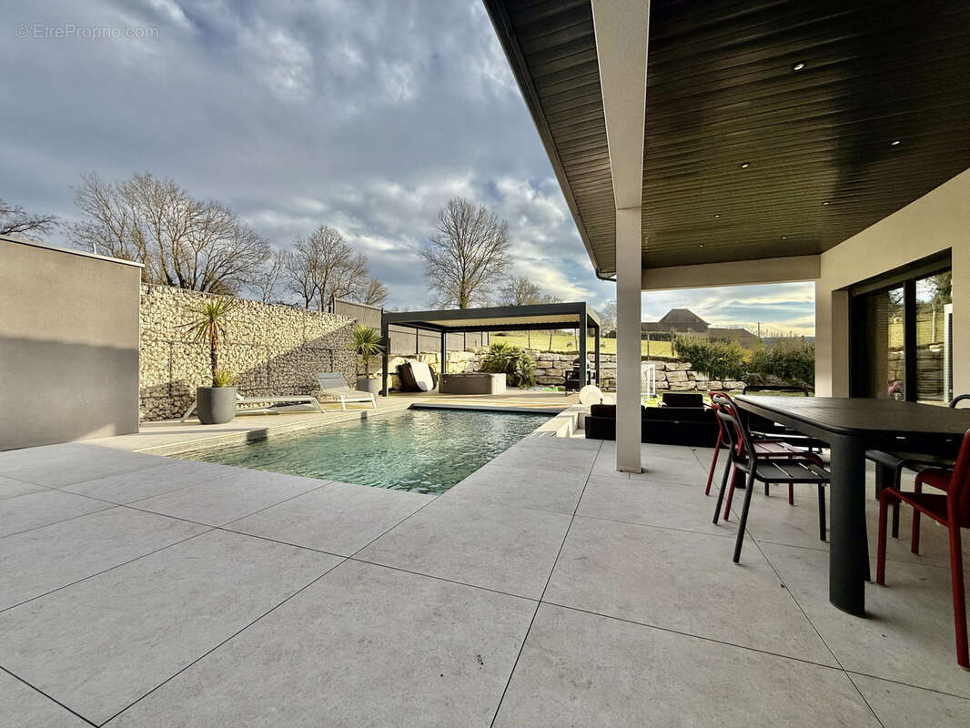 Maison à SAINT-CHEF