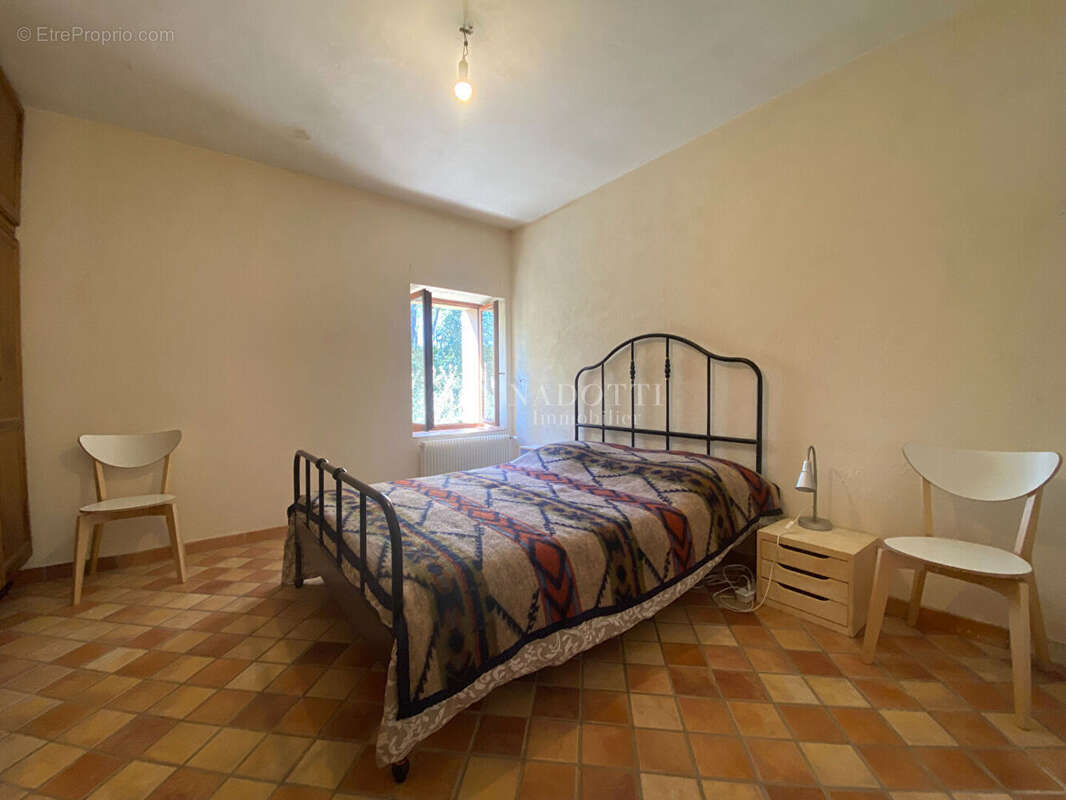 Mas à Cabrières D'Avignon avec terrain constructible. - photo 17