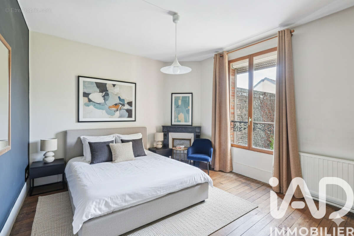 Photo 4 - Maison à GENNEVILLIERS