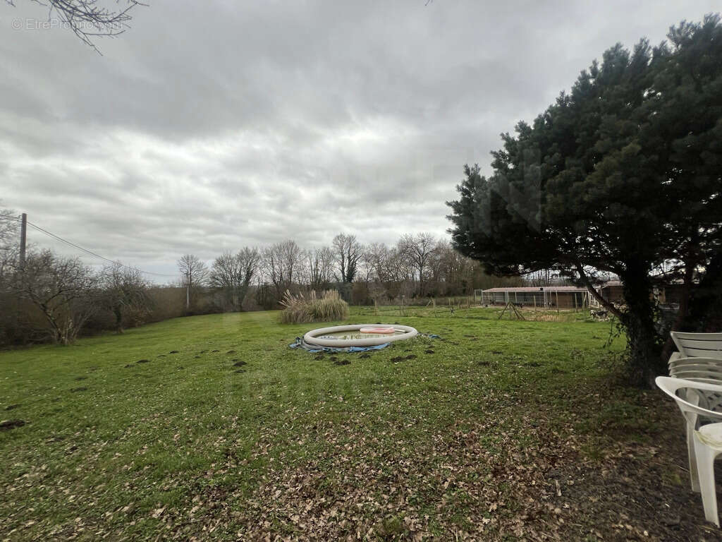 Maison à SAINT-AMAND-EN-PUISAYE