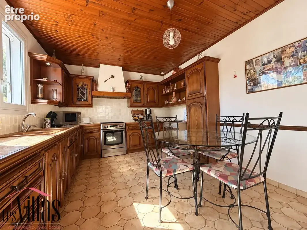 Maison familiale avec piscine et grand garage - photo 7