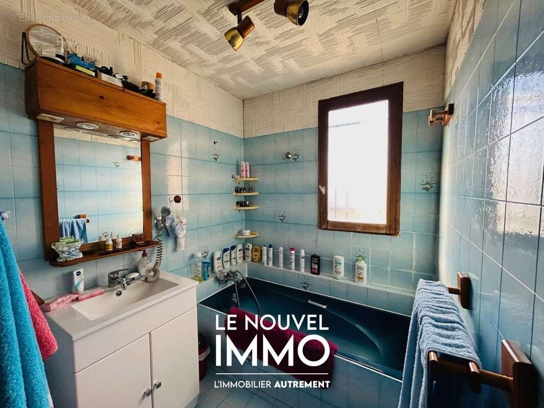 Maison à LA FARE-LES-OLIVIERS