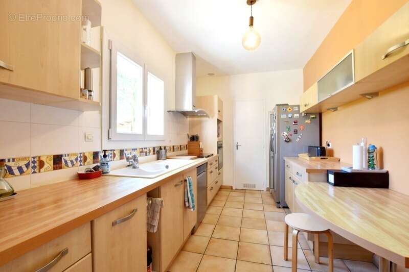 Maison à SAINT-CLEMENT-DE-RIVIERE