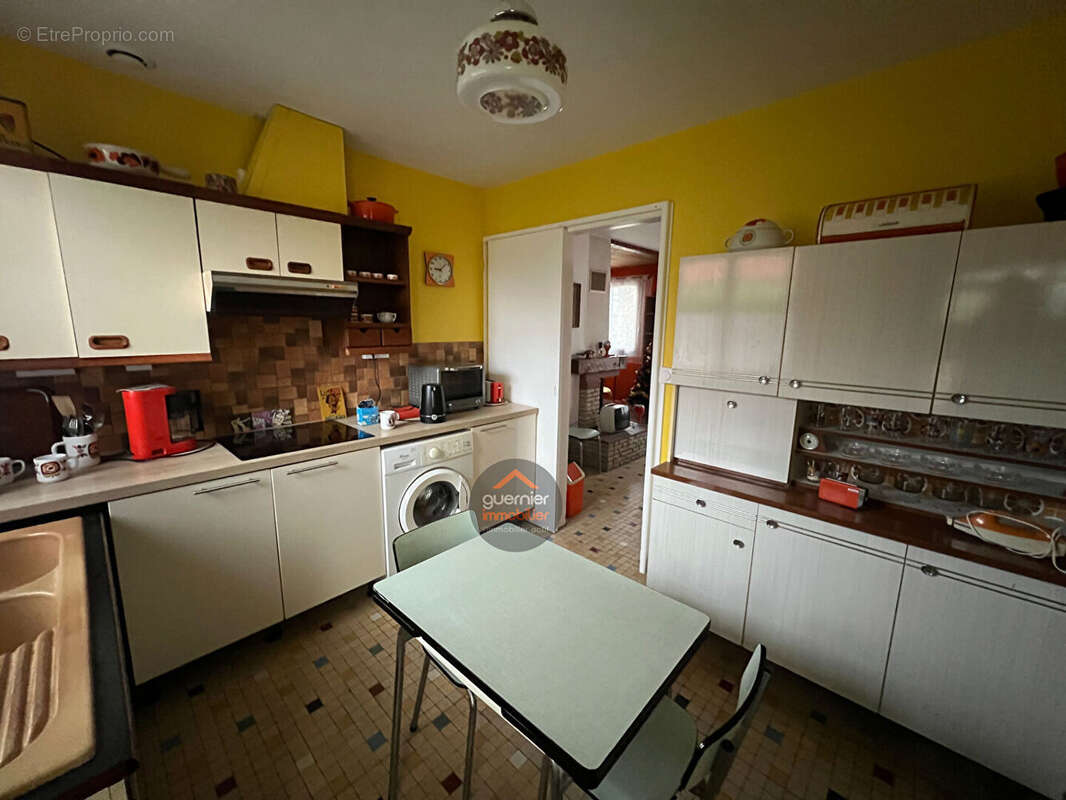 Maison à SAINT-ETIENNE-DU-ROUVRAY