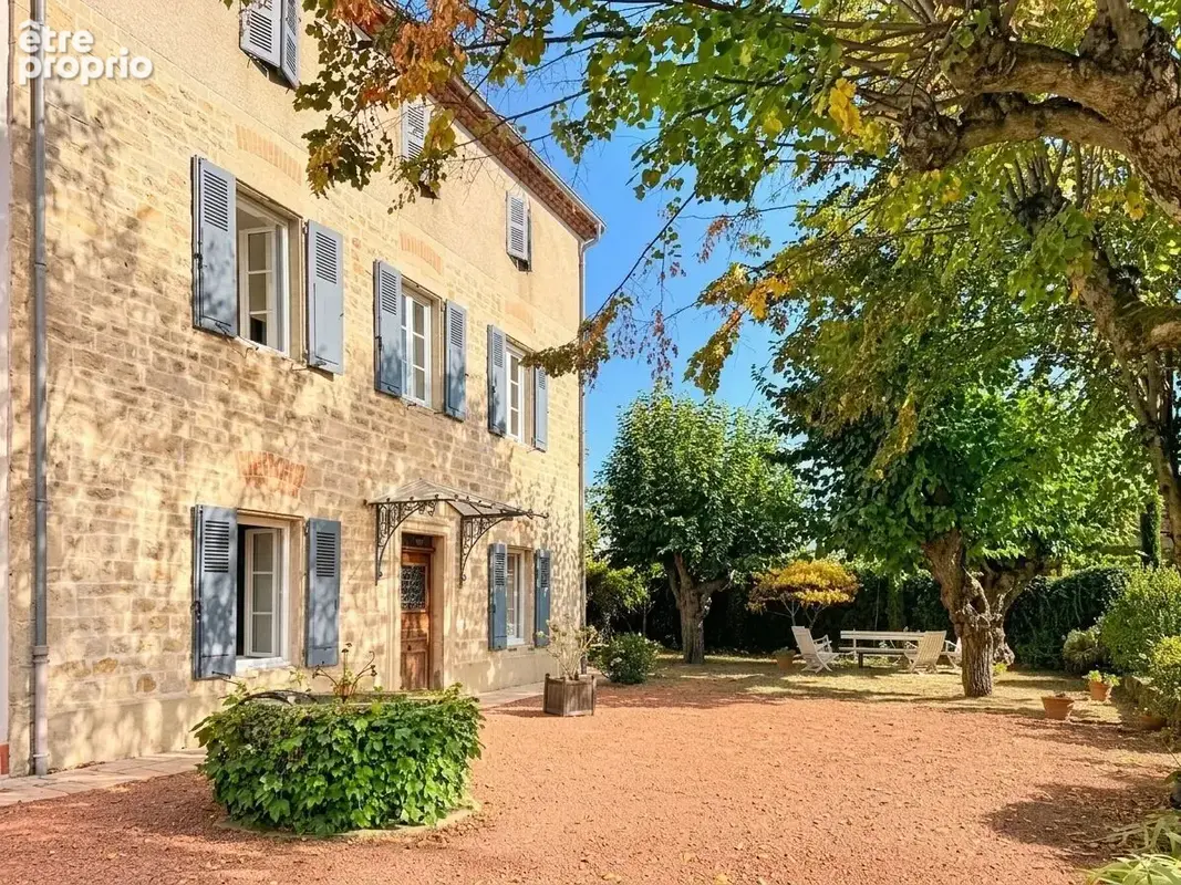 Maison 12 pièces 335 m² à vendre à Montbrison (42600) - photo 3