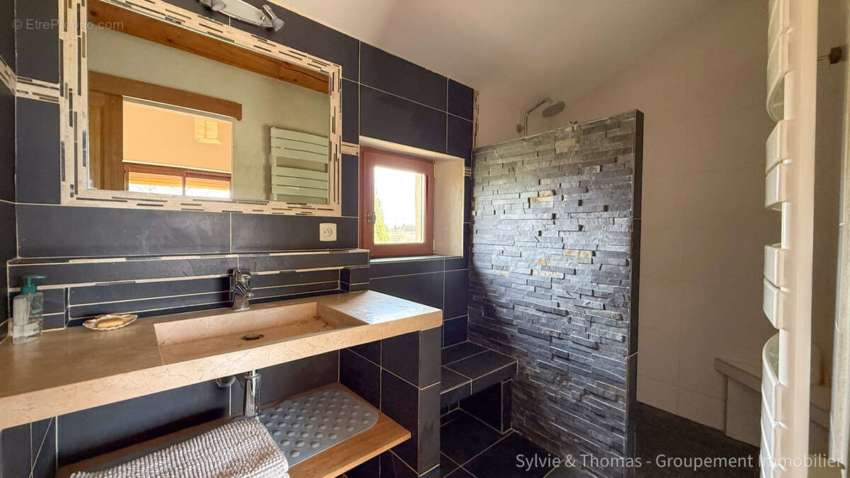 Maison à CADEROUSSE