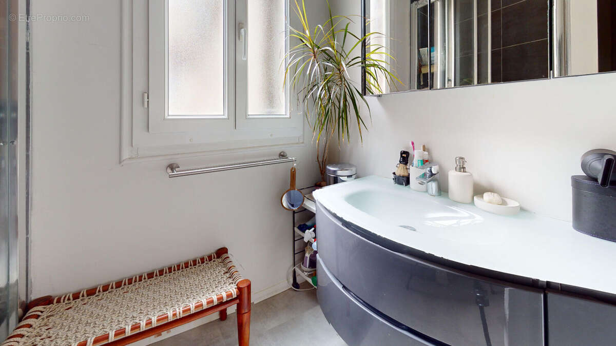 Appartement à PARIS-14E