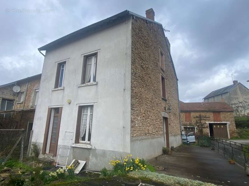 Maison à FOLLES