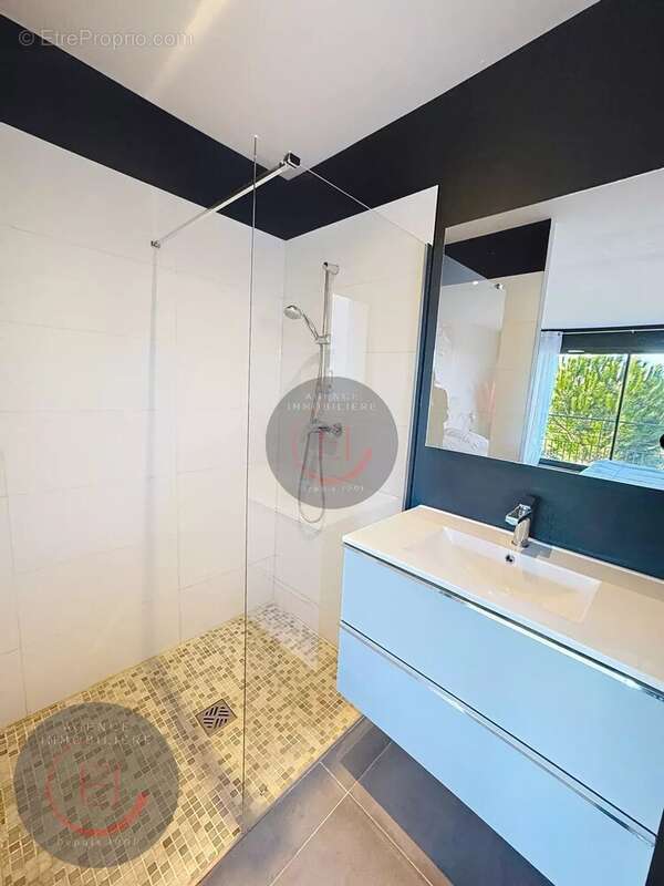 Maison à LES ADRETS-DE-L&#039;ESTEREL