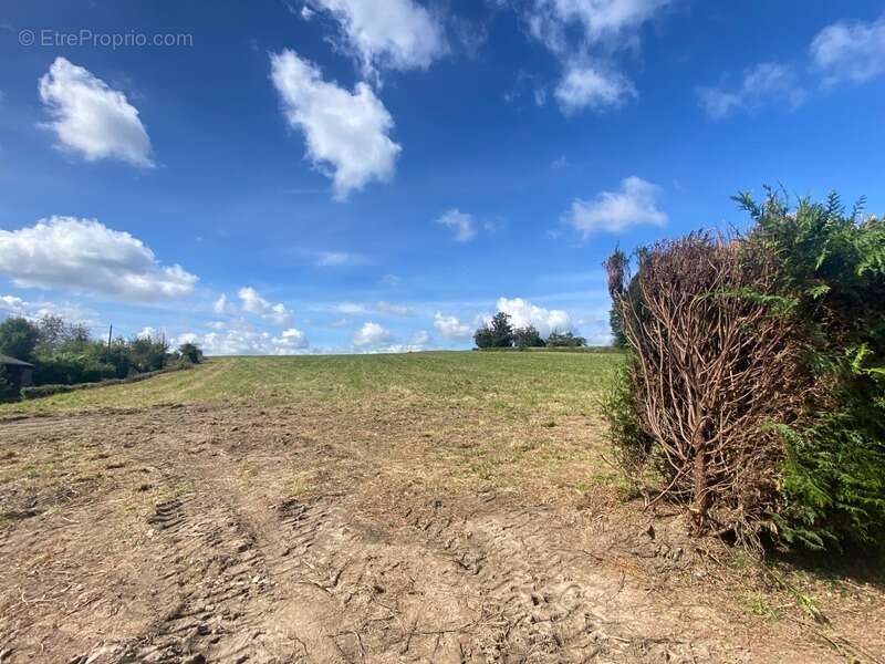 Maison à BUSSIERE-DUNOISE