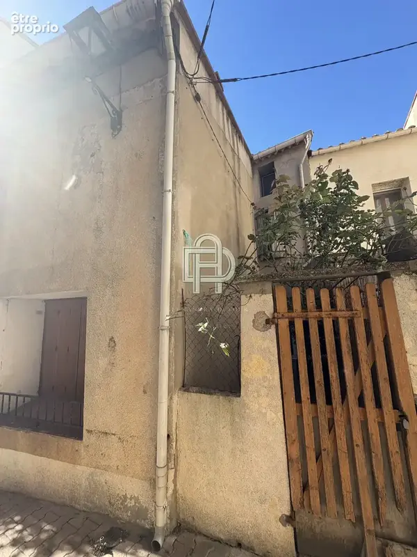 Maison de village avec cour à rénover - Gruissan village - photo 2