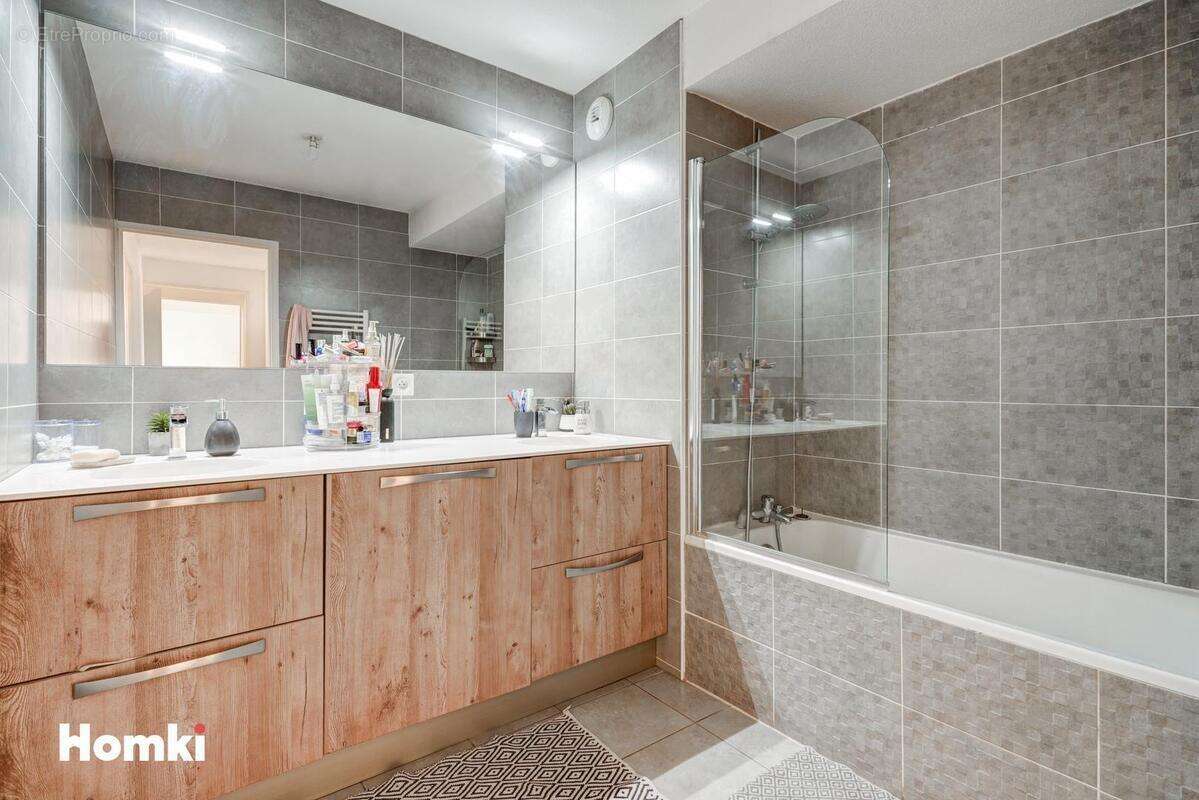 Appartement à MARSEILLE-3E