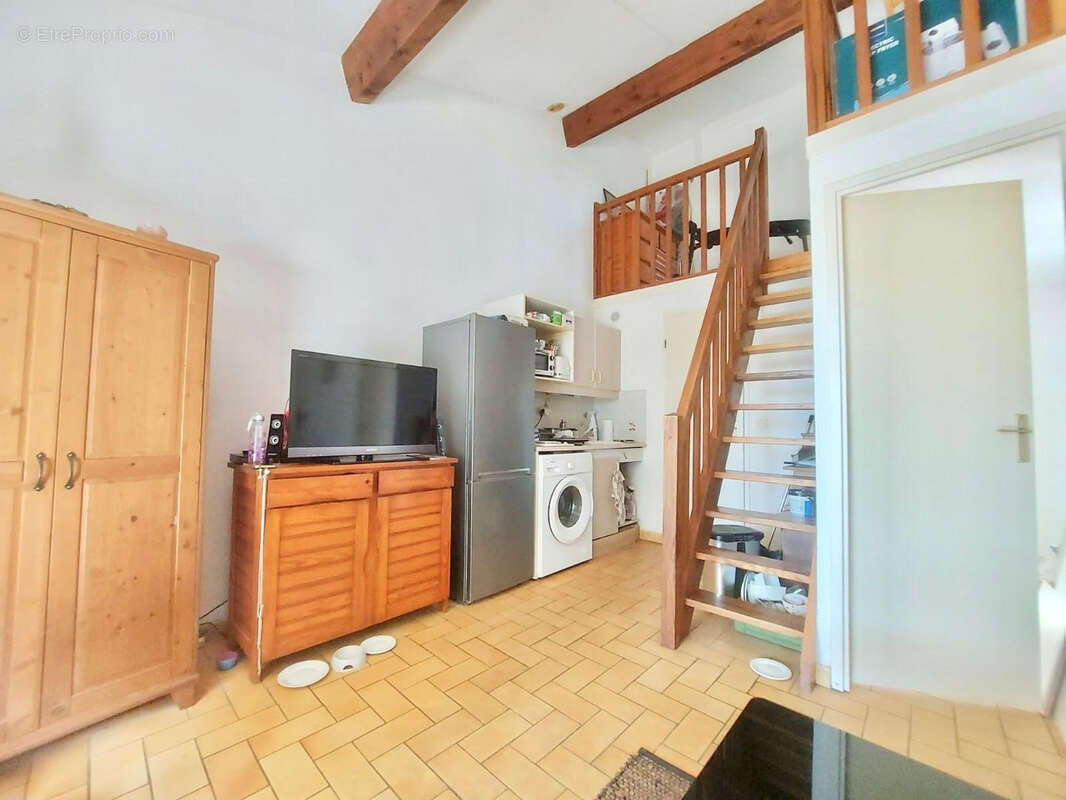 Appartement à TOURRETTES