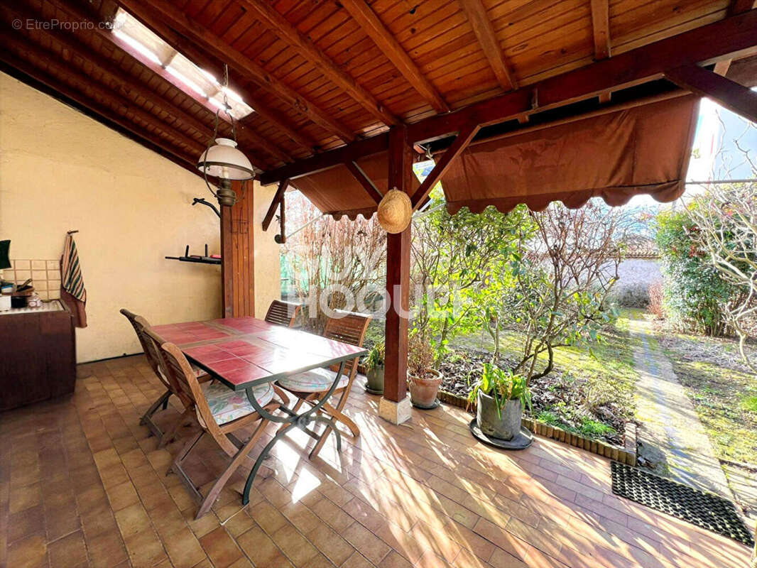 Maison à DECINES-CHARPIEU