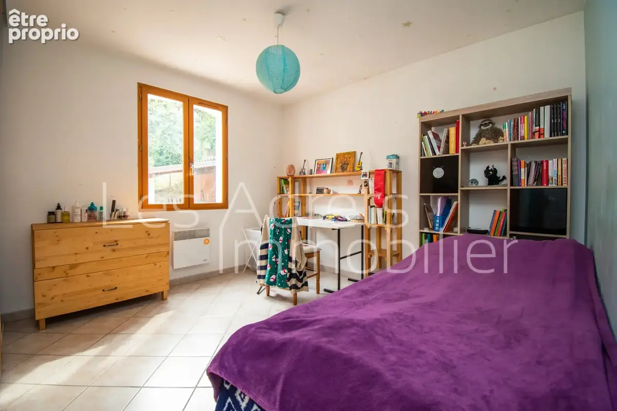 Maison au calme avec 4 chambres, grand terrain et superbe potentiel - photo 13