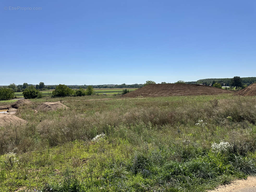 Terrain à MONTIGNY-LES-METZ