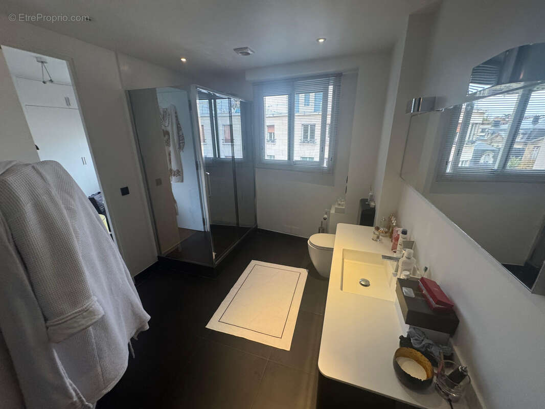 Appartement à NEUILLY-SUR-SEINE