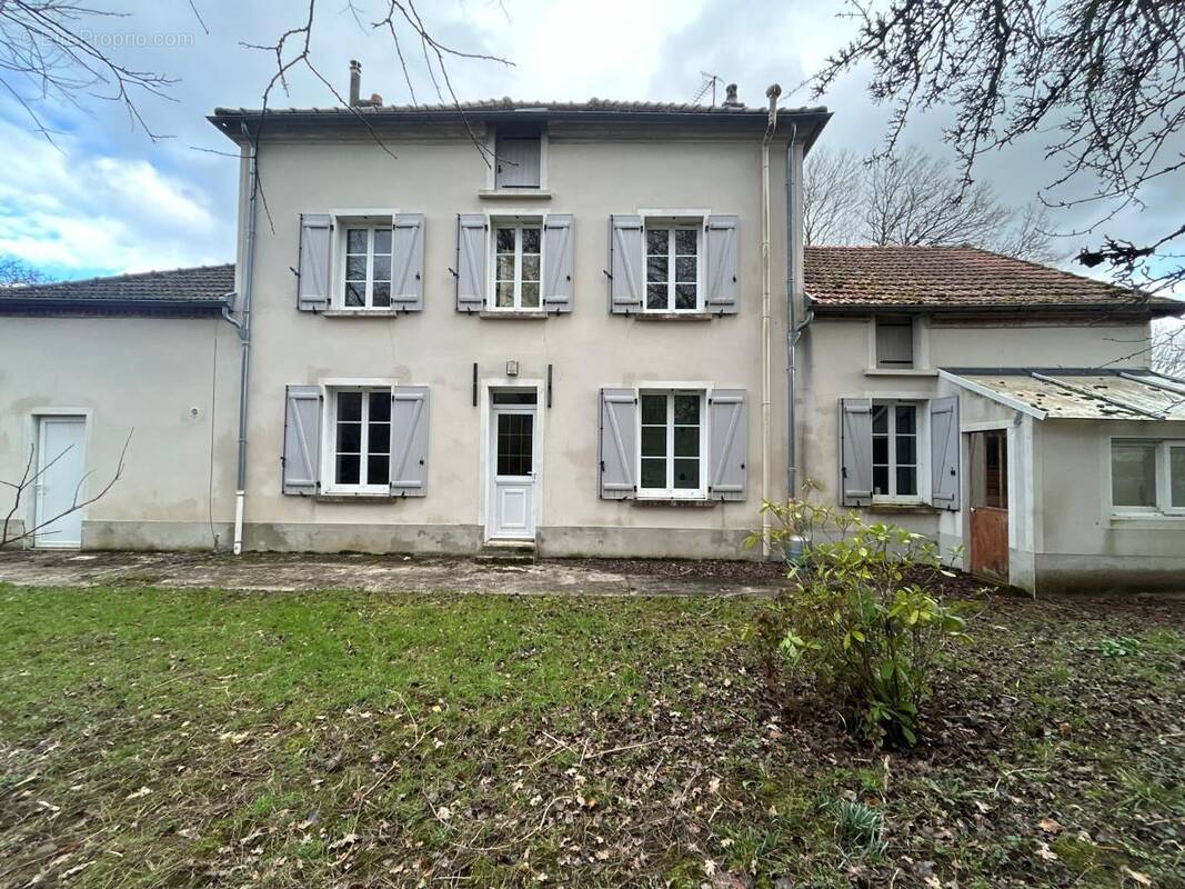 Maison à FONTENELLE-EN-BRIE