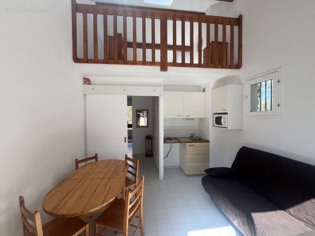 Appartement à SAINT-CYR-SUR-MER