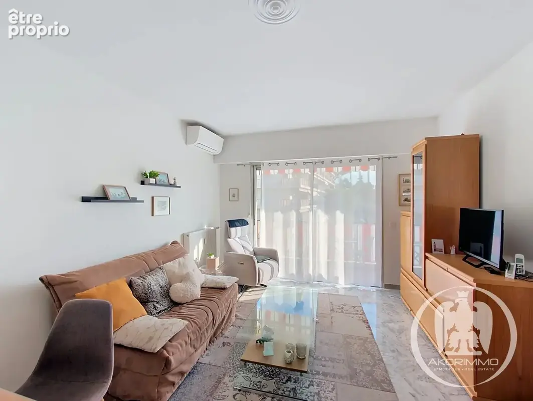 Exclusivité – Nice Cimiez Superbe 2 pièces en dernier étage, au calme absolu & entouré de verdure ! - photo 3