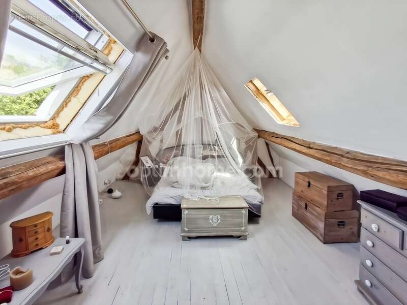 Maison à TREMBLAY-LES-VILLAGES