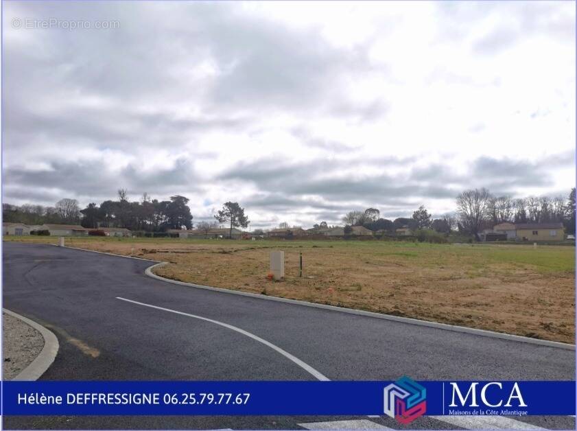 Terrain à VERDELAIS