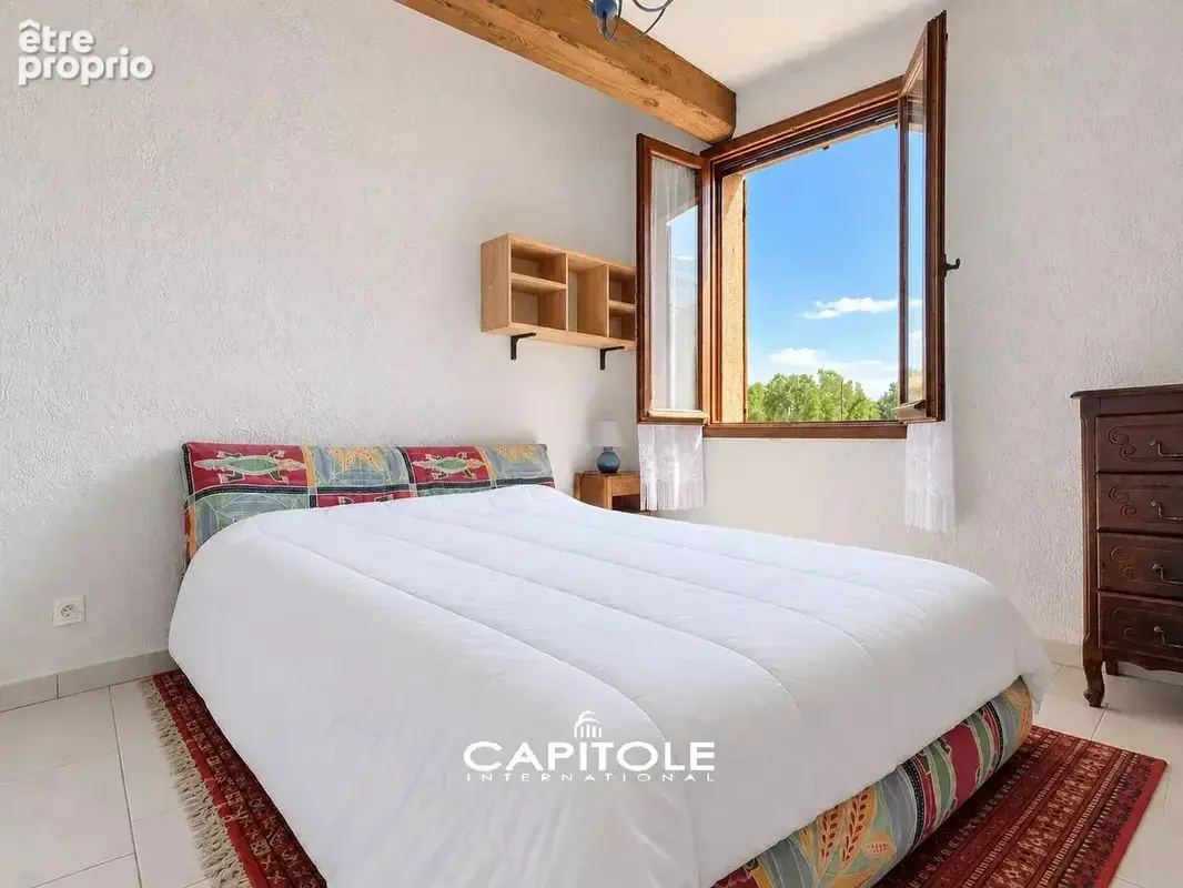 Antibes - Villa Provençale 6 pièces d'env. 188 m² avec un 2 pièces indépendant, terrain de 1 525 m² avec piscine,  pool house et - photo 9