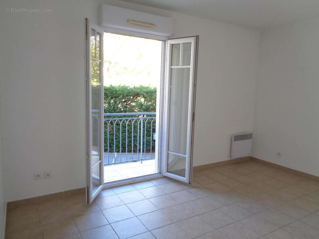   - Appartement à DRAGUIGNAN