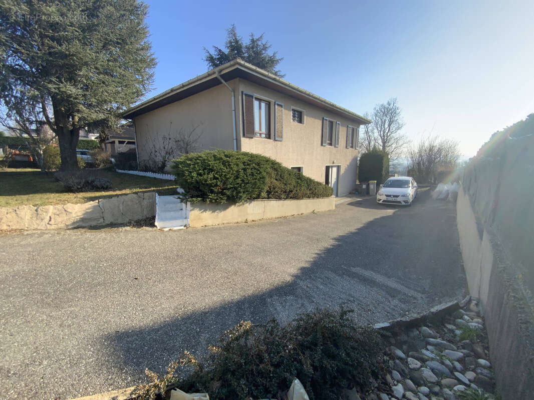 Maison à SAINT-BONNET-DE-MURE