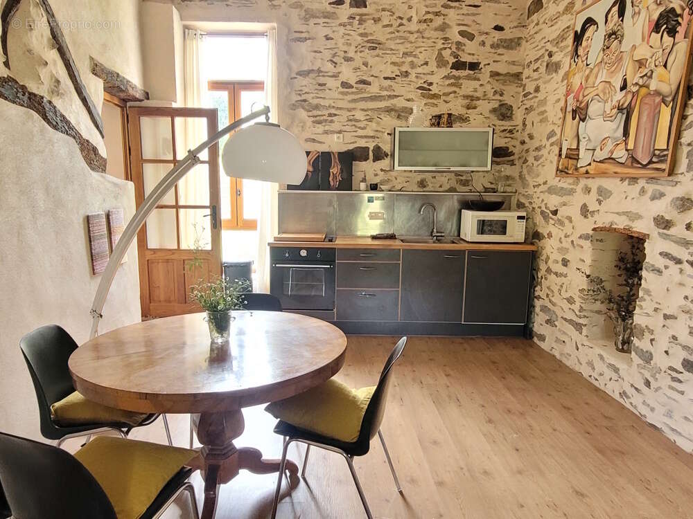 Maison à ROUJAN