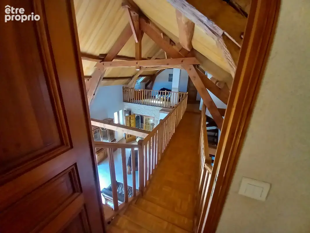 Maison de village 186 m2 habitables avec dépendances, studio et grand terrain - photo 16