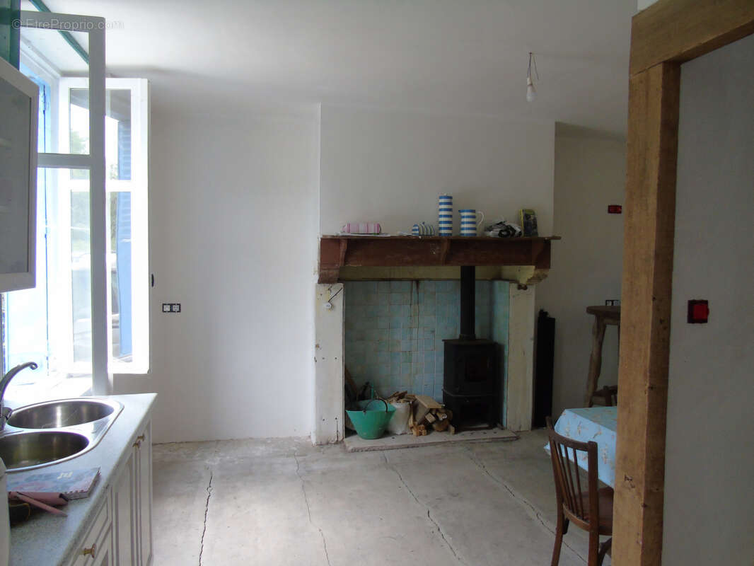 Maison à LA CROISILLE-SUR-BRIANCE