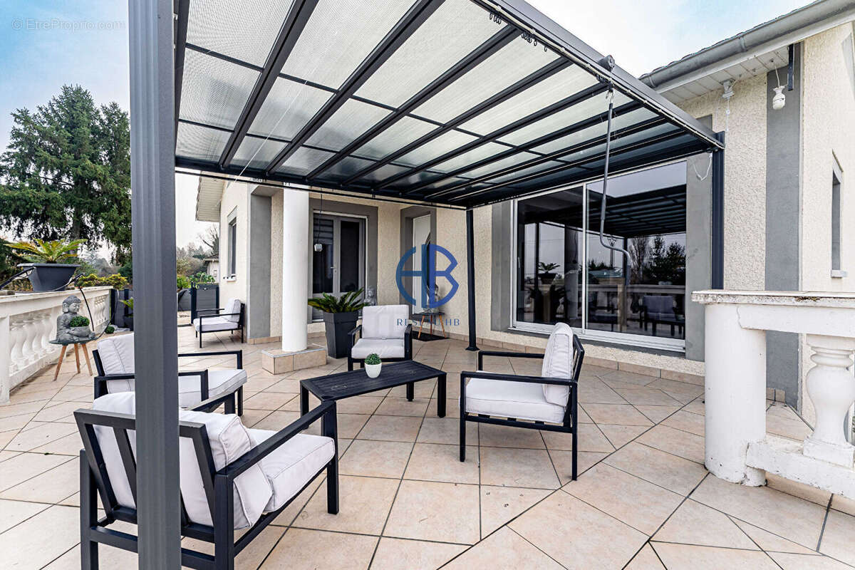 Maison à SAINT-CHEF