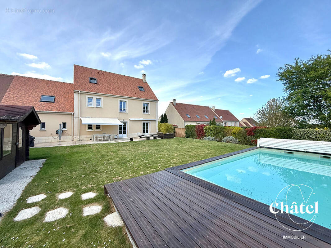 Maison à LA CHAPELLE-EN-SERVAL