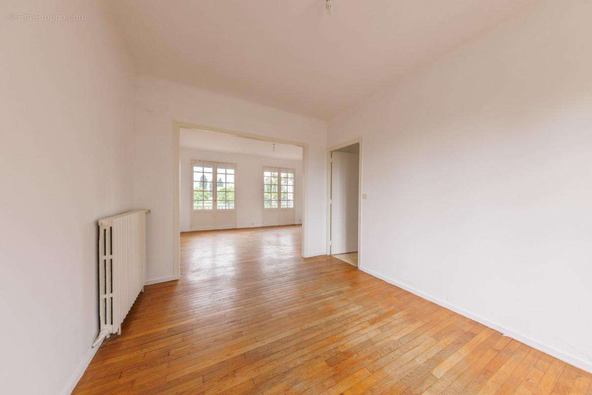 Maison à TERRASSON-LAVILLEDIEU