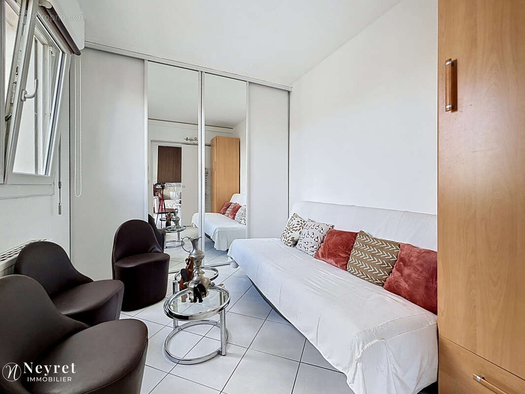 Appartement T4 de 79 m2   3 chambres   Terrasse   Cave   Parking privatif - photo 4