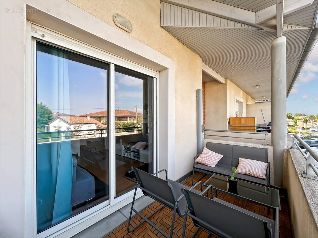 Appartement à FROUZINS