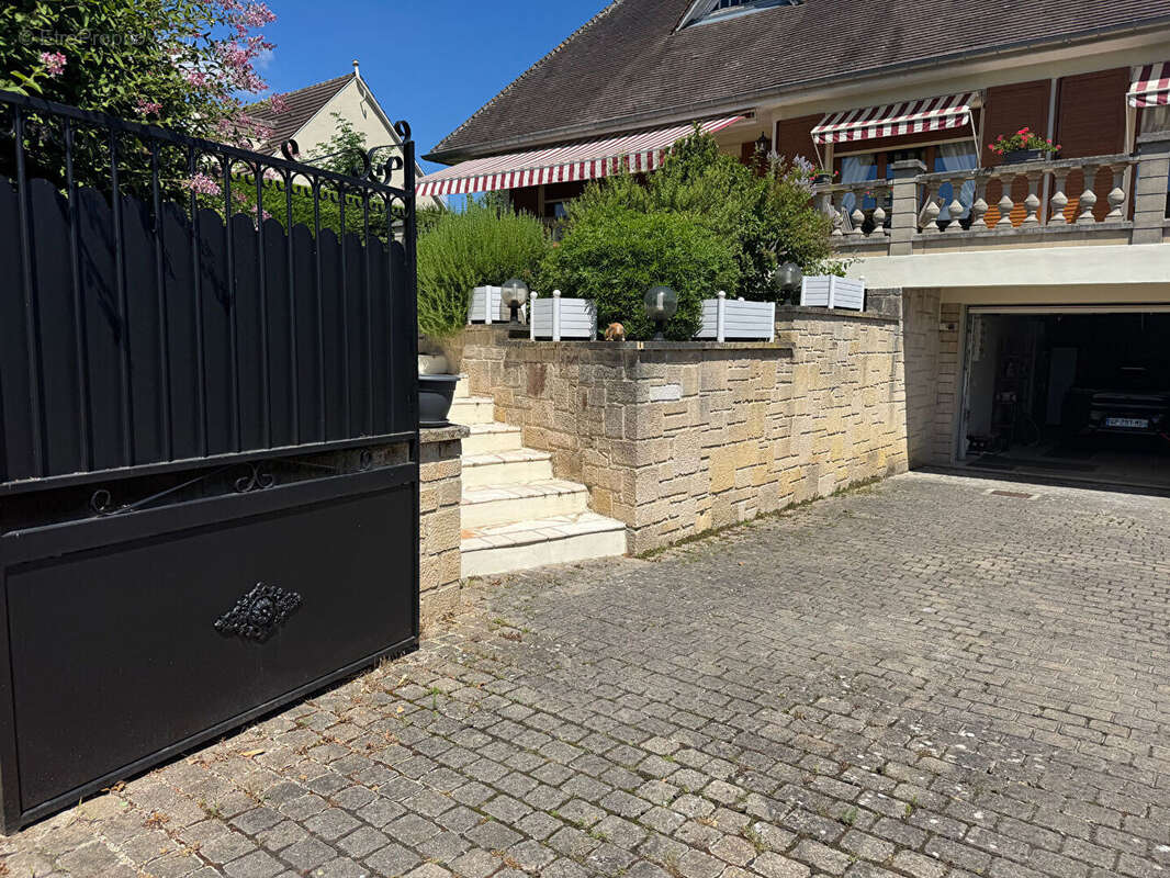 Maison familiale 145 m2 - 4 chambres - photo 2