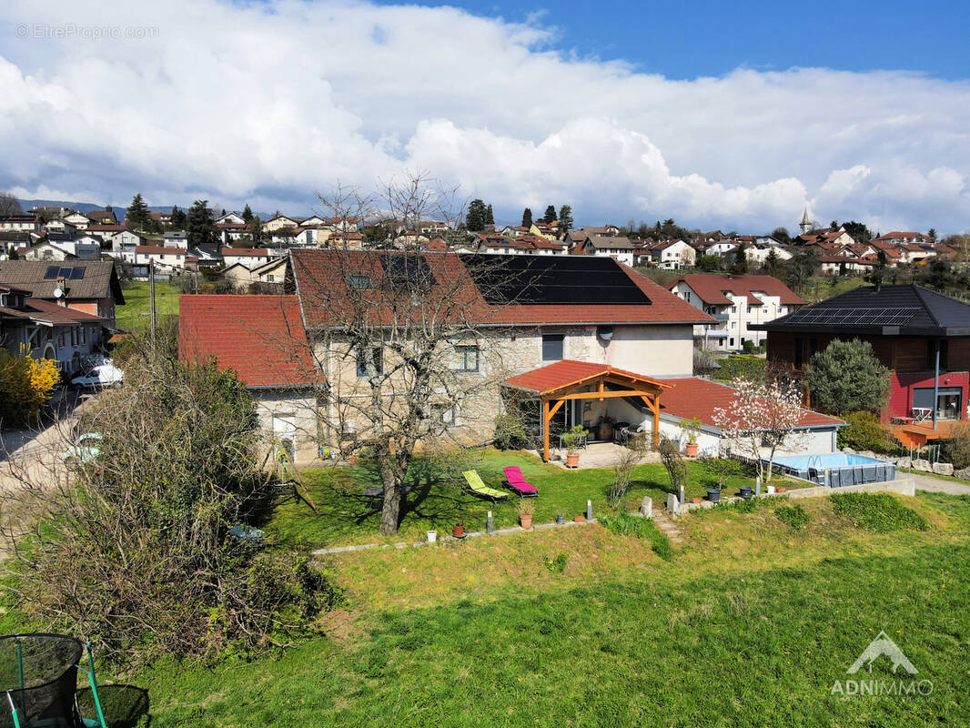 Maison à CHALLEX