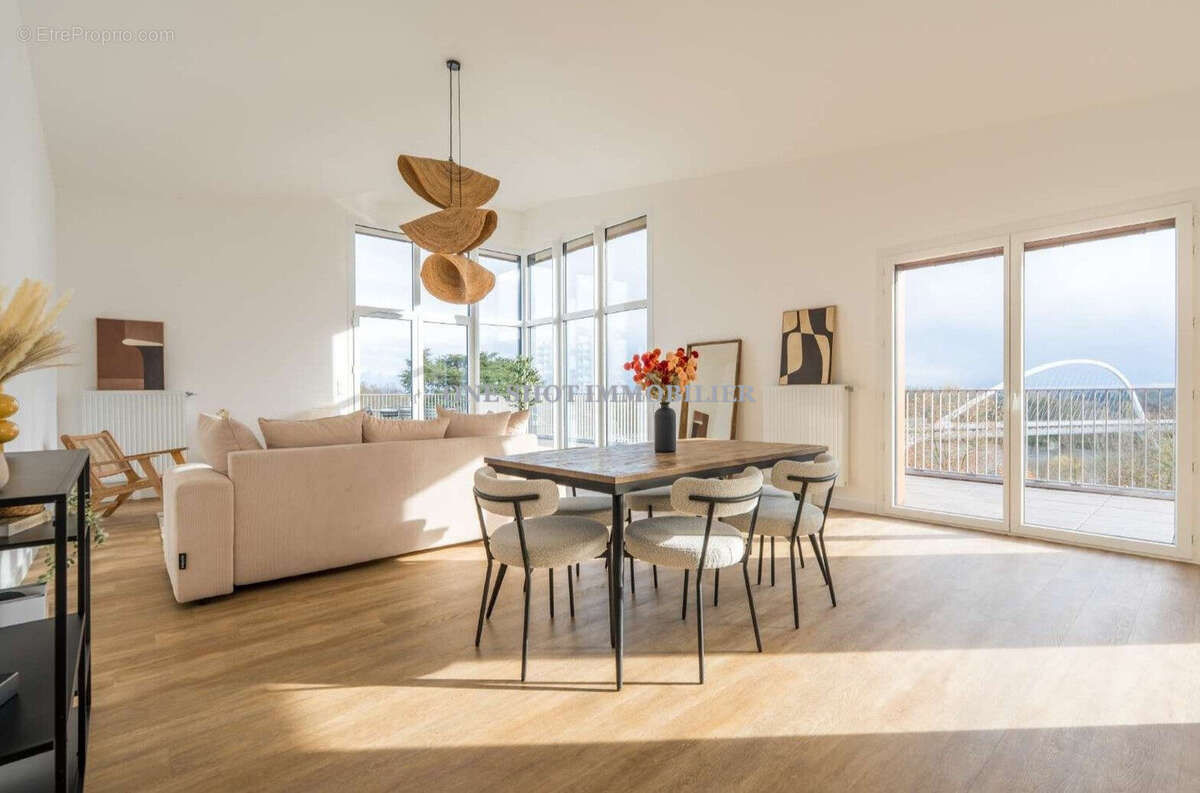 Appartement à SAINT-JEAN-DE-LA-RUELLE