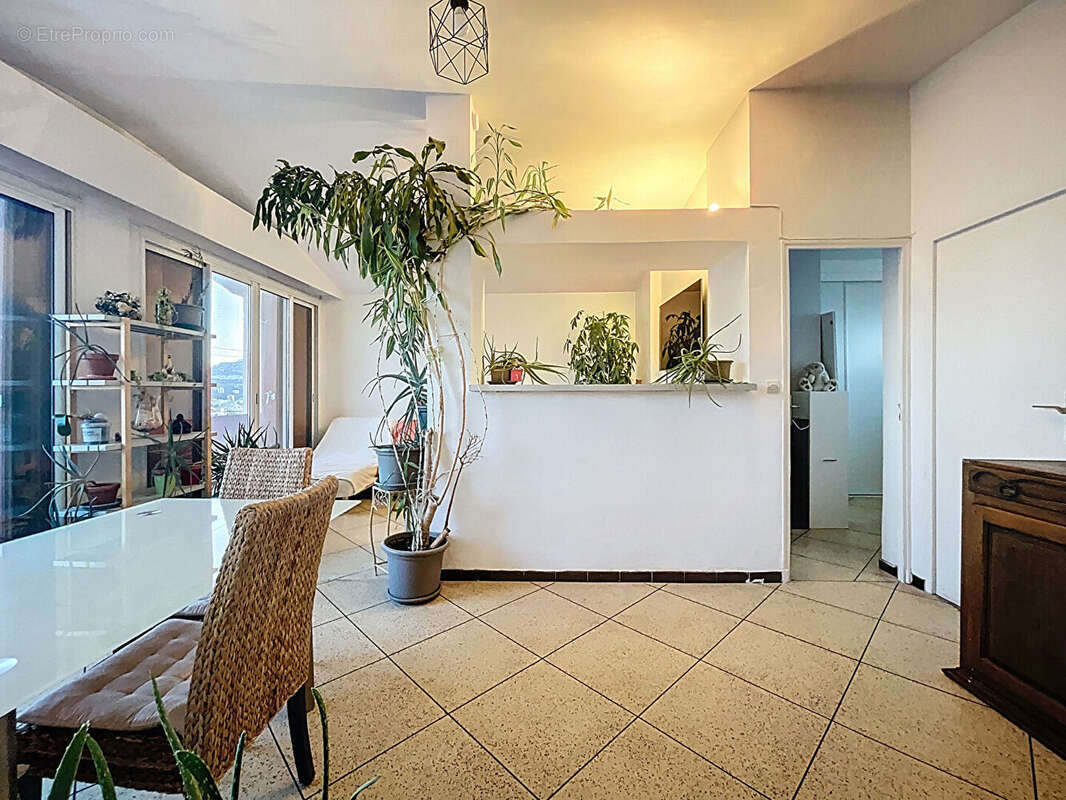 Appartement à MARSEILLE-9E