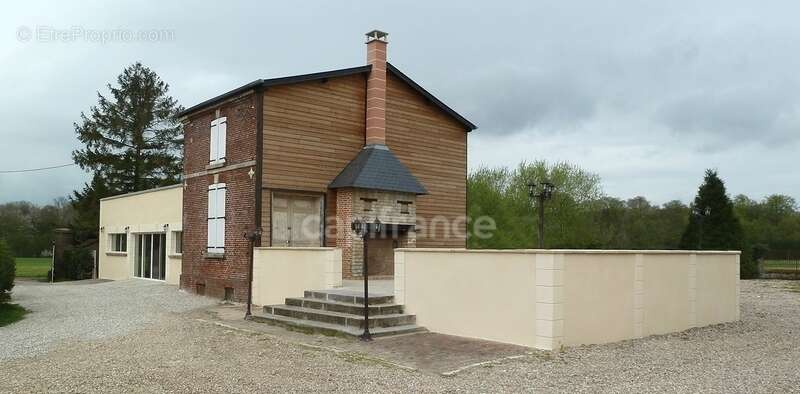 Maison à DAMERAUCOURT