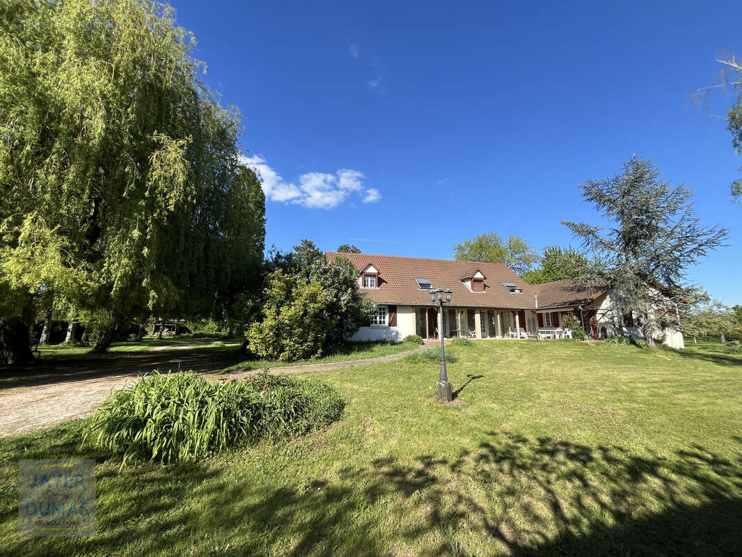 Maison à VIREY-LE-GRAND